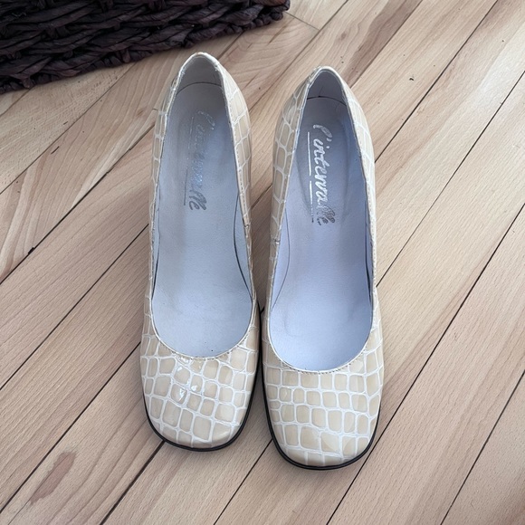 L’Intervalle square-toe heels - Picture 3 of 6